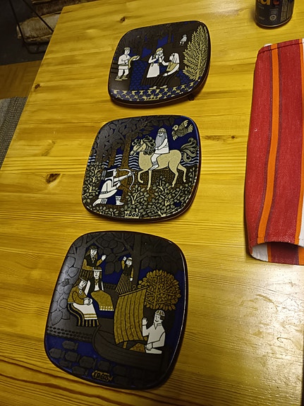 Seinä lautaset Arabia Kalevala