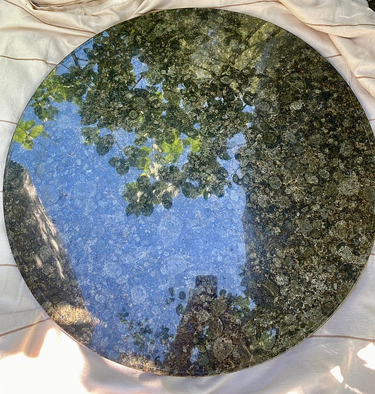 Aito Palin Granit Baltic Green -rapakivigraniittipöydän kansi, pyöreä