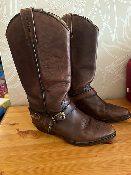 Bootsit lewis merkkiset koko 40