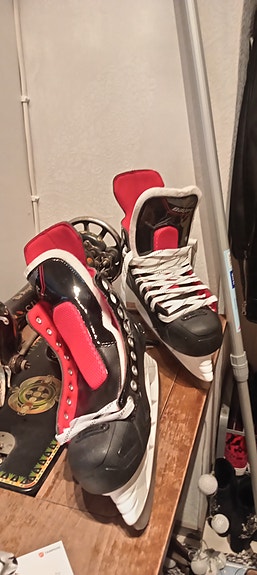 Jääkiekko luistimet, Bauer NSX size 8