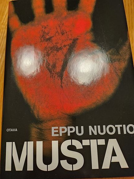 Eppu Nuotio Musta