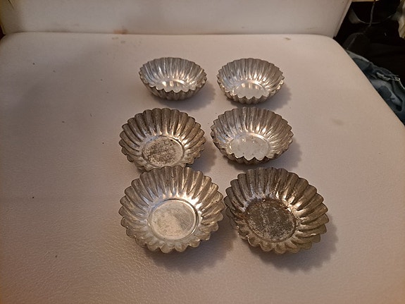 Metallinen pieni vuoka