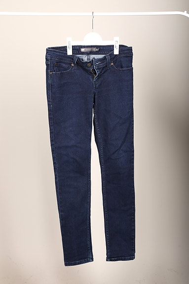 Naisten Levi's Demi Curve Low Rise Skinny -farkut, koko 7/28
