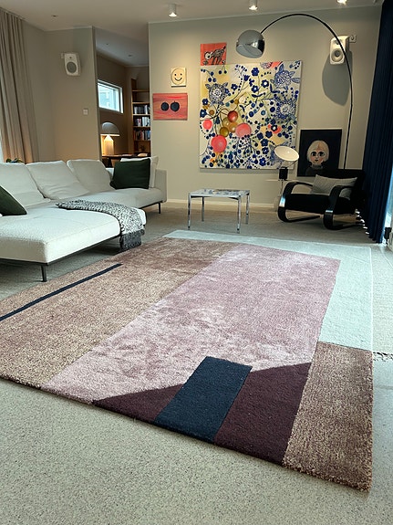 Please wait to be seated Arqui Rug 1 -suuri villamatto 200x300