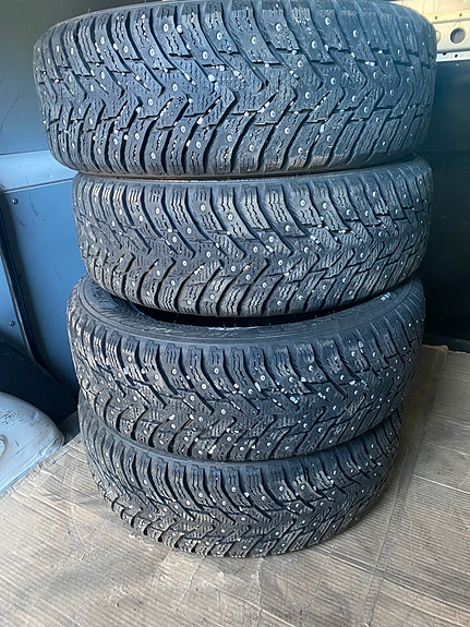 175/65/R15 4 Kpl Hakkapeliitta 8