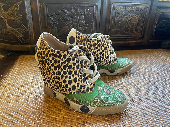 Multicolor- leopardi Dolce & Gabbana kiilakorko-Tennarit koko 38