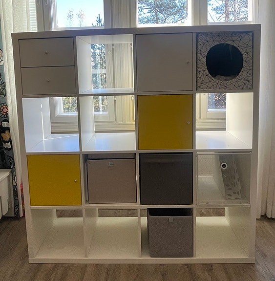 Ikea Kallax 4x4 hylly / huoneenjakaja