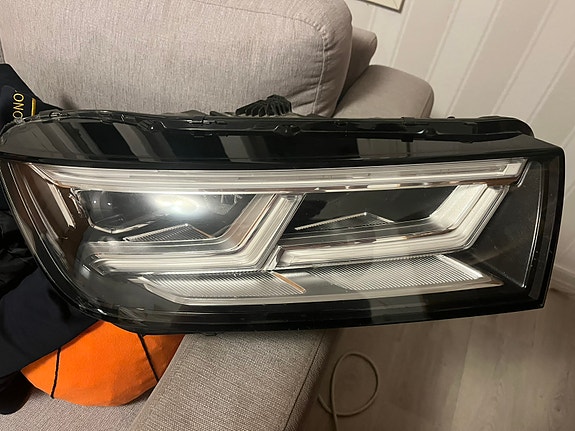 Audi Q5 oikea umpio