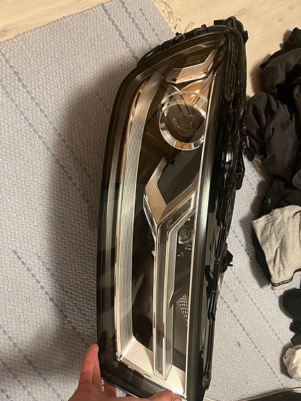 Audi Q7 4M oikea umpio