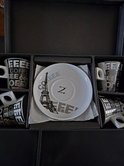 Espresso kupit ja tassit