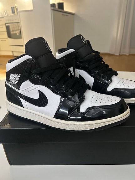 Nike air Jordan 1 mid carbon fiber