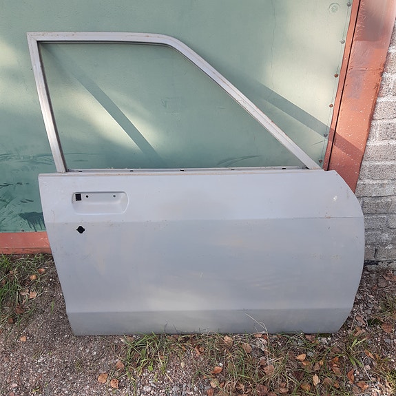 Datsun 180B uusi oikea etuovi