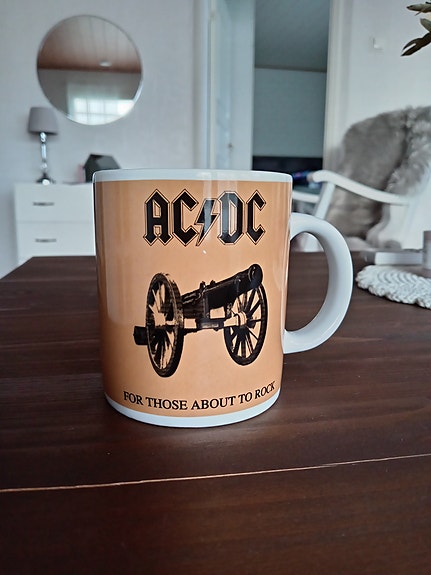 AC/DC muki