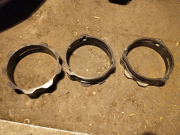 Ford Cortina MK1 tai MK2 raitisilmasuuttimien lukitusrinkula x 3