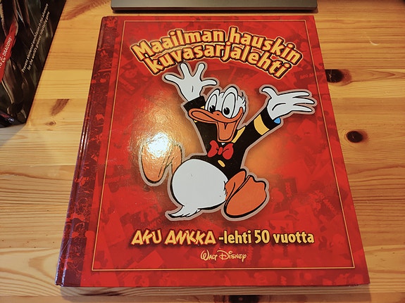 Aku Ankka -lehti 50 vuotta Kirja