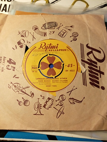 Rytmi neliapila Henry Theel single