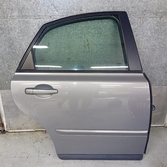 VOLVO S40 Oikea takaovi 04-12
