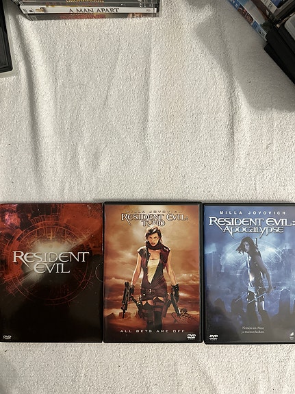 Resident Evil DVD-elokuvasarja 3-osaa