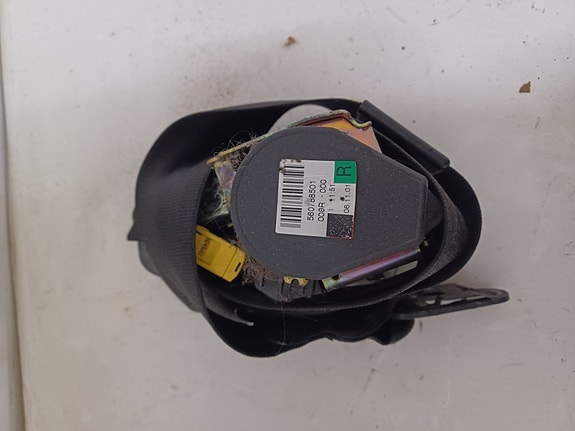 Audi A4 2002 1.8 T Turvavyö oikea etu 8E0857706B V04