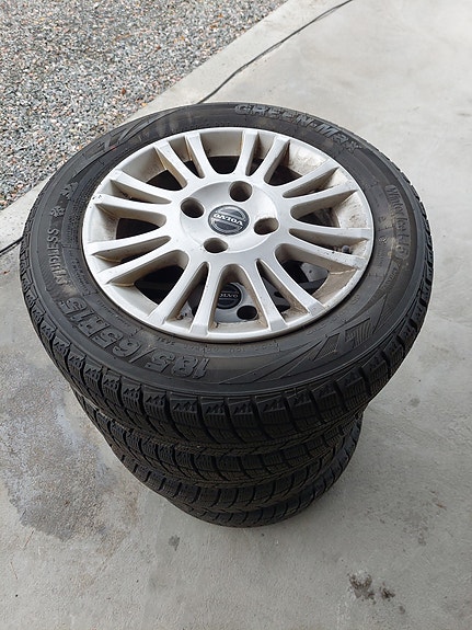 Volvo Renkaat vanteilla 185/65 R15