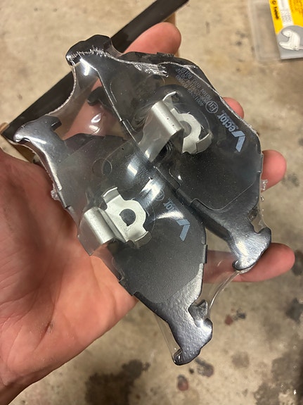 BMW E39 takajarrupalat ja anturi 1100 mm