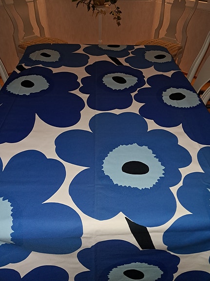 Unikko pöytäliina