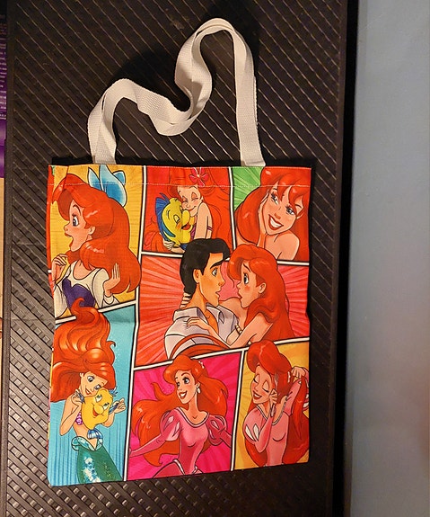 Pieni Merenneito kassi Disney