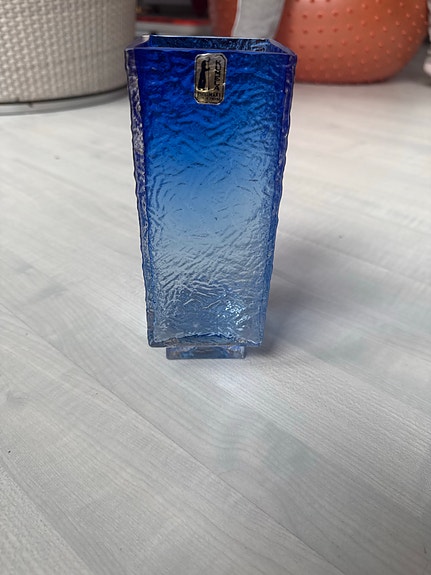 Kumela maljakko