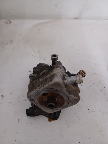 Audi A4 2002 1.8T Öljynsuodattimen jalka 06A115405BS