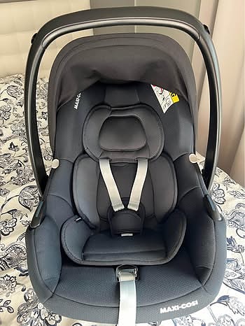 MAXI COSI Turvakaukalo Cabrio Fix i-Size Essential Graphite + jalusta!