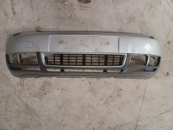 Audi A4 2002 1.8T Etupuskuri 8E0807103G GRU