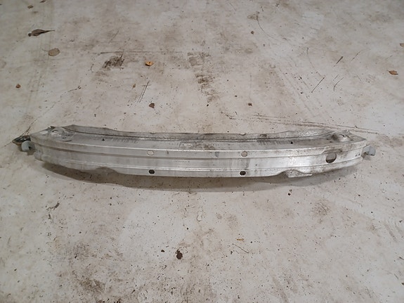 Audi A4 2002 1.8T Etupuskurin palkki 8E0807109C