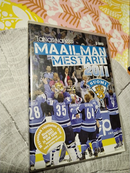 Maailman Mestarit 2011 DVD-setti, 377min