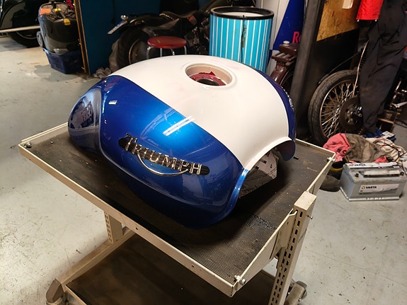 Triumph Rocket pellit.