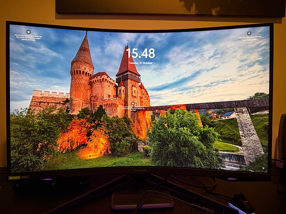 Samsung Odyssey G7 32 tuuman 240Hz kaareva näyttö Tori