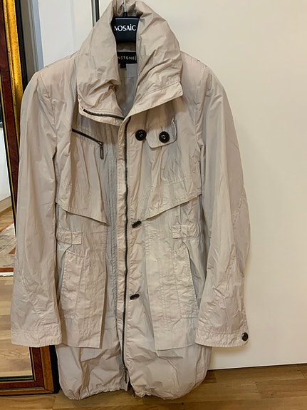 Laadukas elegantti pitkä takki . Koko 36. Vaalea beige