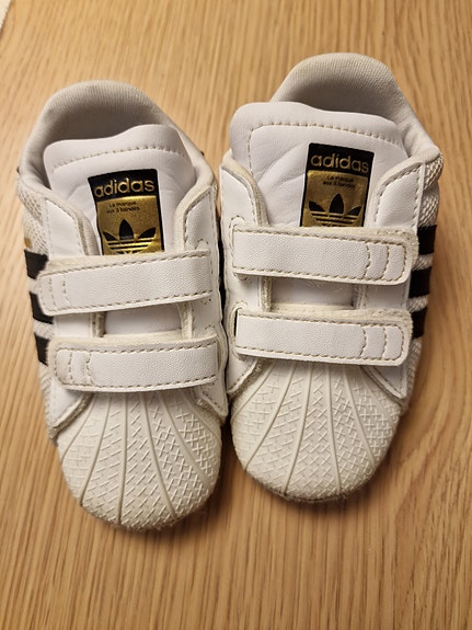Vauvan Adidas ensikengät