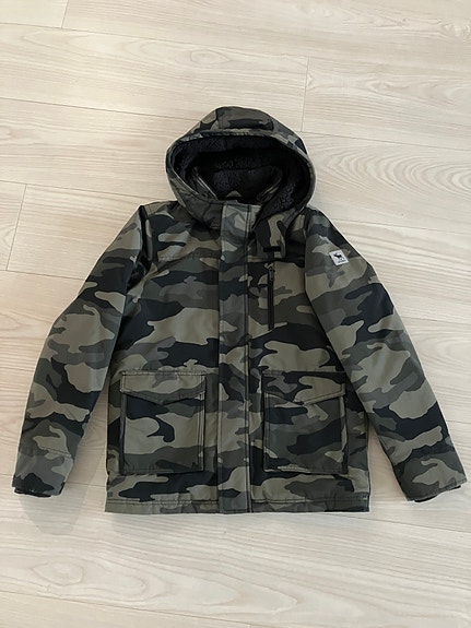 Abercombie & Fitch talvitakki pojalle,koko 152-160 cm