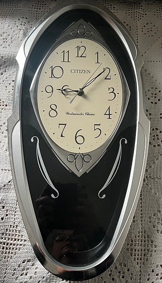 Citizen seinäkello hieno ja uudenveroinen