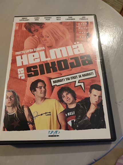 Helmiä ja sikoja