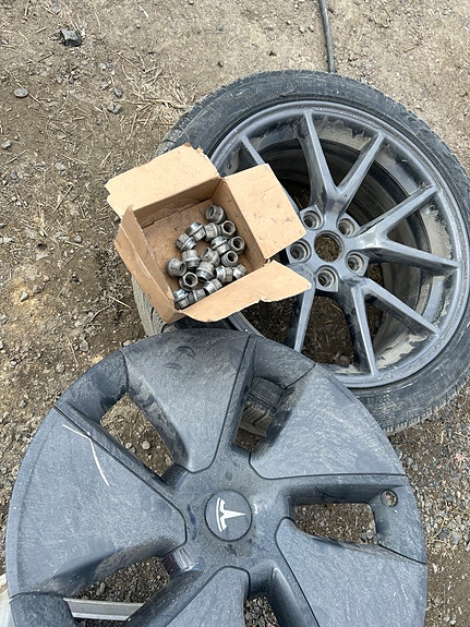 Tesla M3  vanteet 18”+ TPMS+Mutterit. VAIHTO KITKOIHIN!