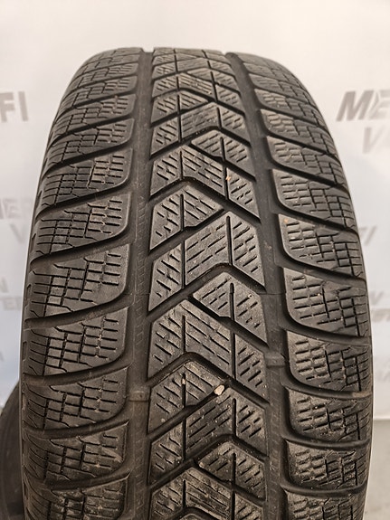 235 60 17 Pirelli scorpion winter kitkarenkaat