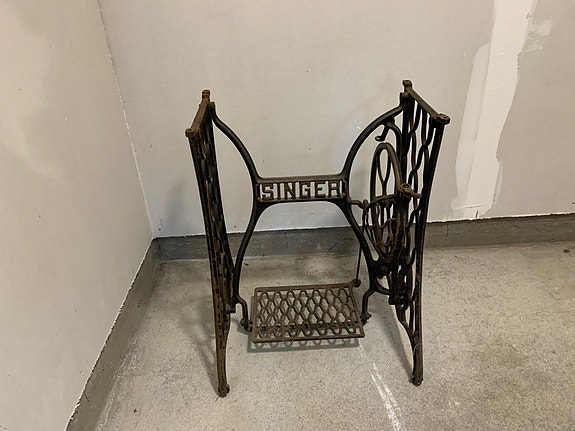 Singerin jalka, ompelukoneen jalka