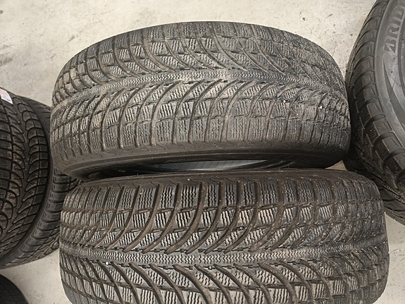 2 kpl 235 65 17 kitkarenkaita Michelin Alpin