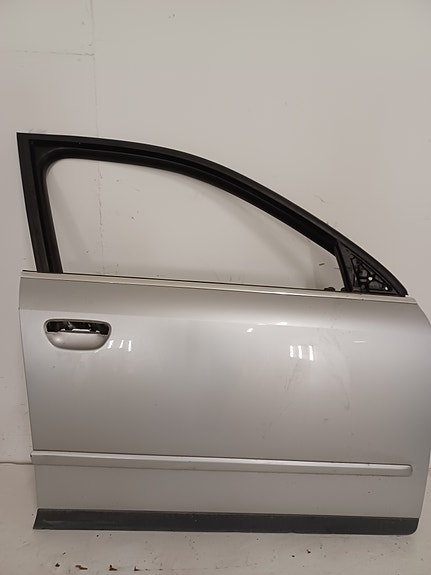 Audi A4 2002 1.8T Ovi oikea etu 8E0831052H
