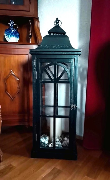 Upea musta lyhty, yli 100cm korkea!
