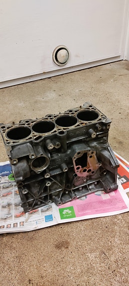 Audi A4 B7 ALT moottorin osia