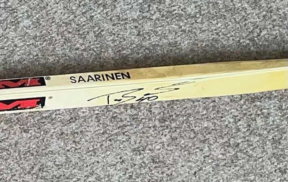 Toni Saarinen jääkiekkomaila
