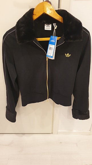 Adidas vapaa-ajan  naisten musta koko 42