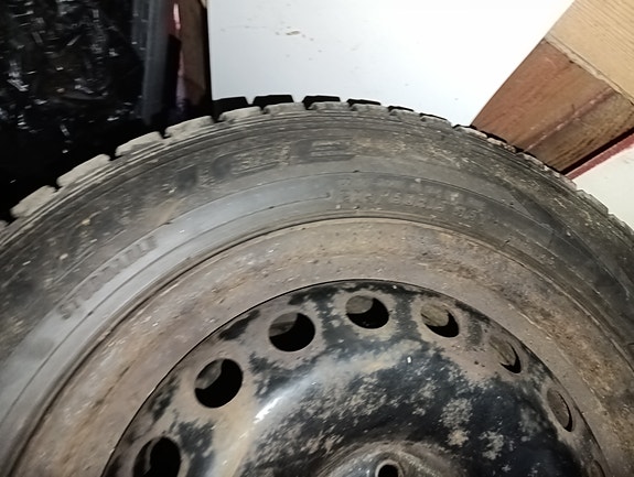 talvirenkaat hyvässä kunnossa